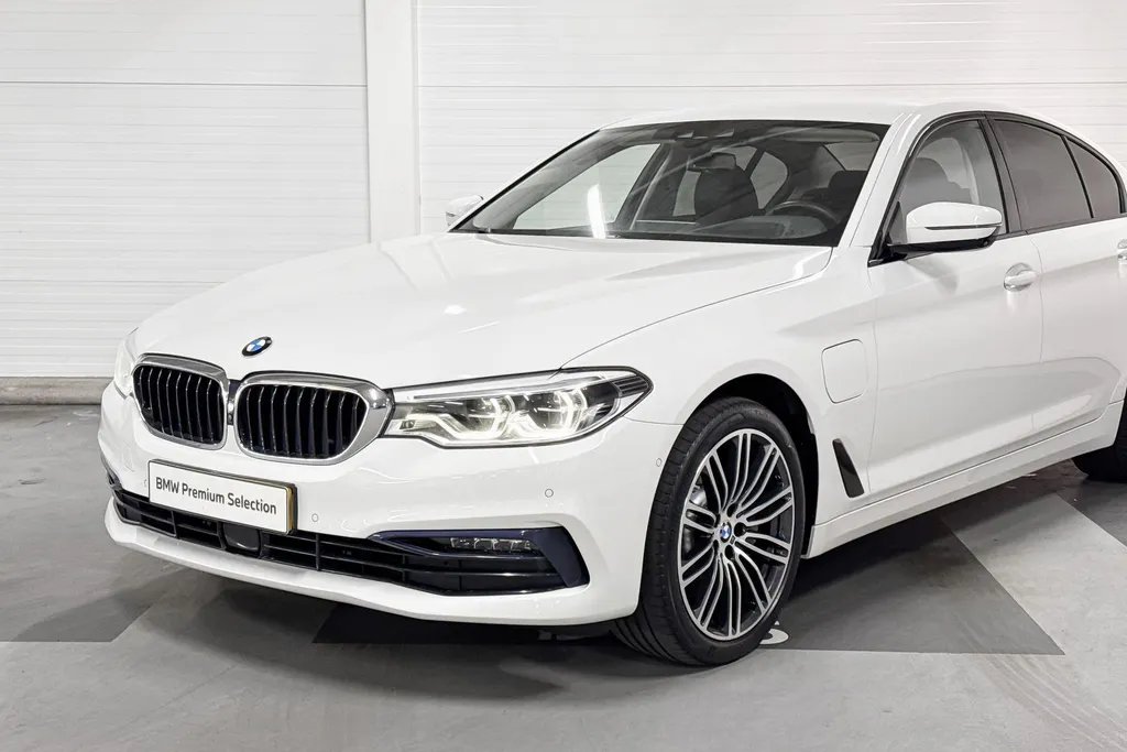 BMW 5 Serie Sedan 530e iPerformance High Executive