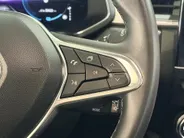 Renault Captur 145PK E-Tech Hybrid Intens Automaat | Camera | Parkeersensoren | Apple Carplay/Android Auto | Navigatie | Climate Control | Cruise Control | Lichtmetalen Velgen | Licht & Regensensor |