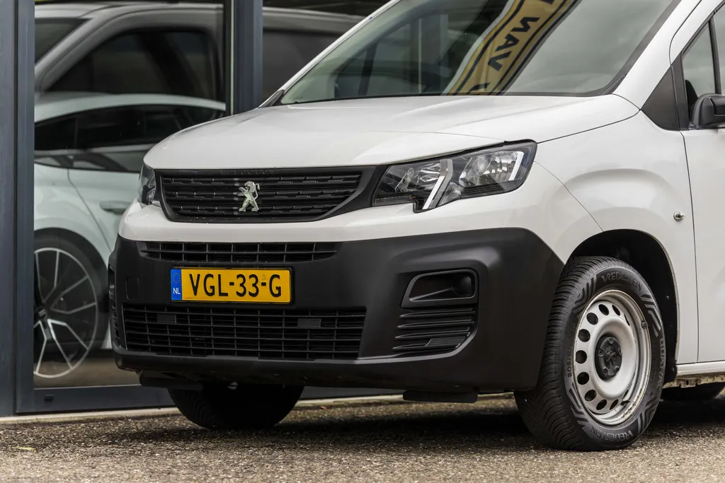 Peugeot Partner 1.5 BlueHDI Pro Long EX.BTW | Inclusief Imperial met ladderrol | All Season banden |