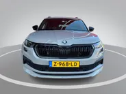 Škoda Kodiaq 1.5 TSI 150pk DSG Sportline Business 7p. · Camera · Inklap. Trekhaak · Keyless · Elek. Bestuurdersstoel + Geheugen · Matrix LED · Garantie t/m 27-05-2028 of 100.000km
