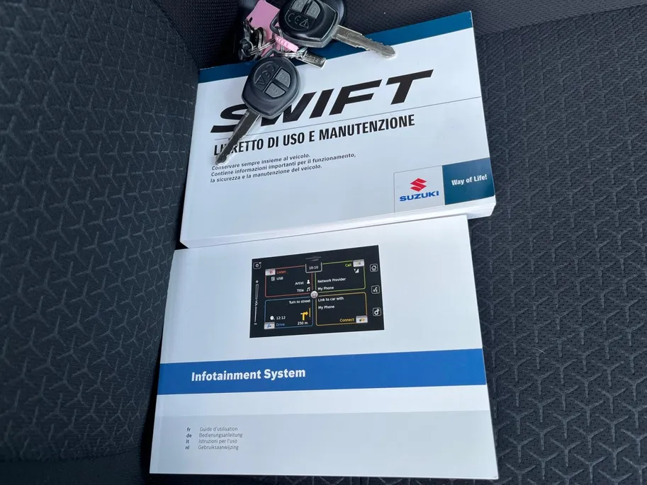 Suzuki Swift 1.2 Select Smart Hybrid | Stoelverwarming | Apple Carplay en Android Auto | Parkeersensoren | Dodehoek detectie