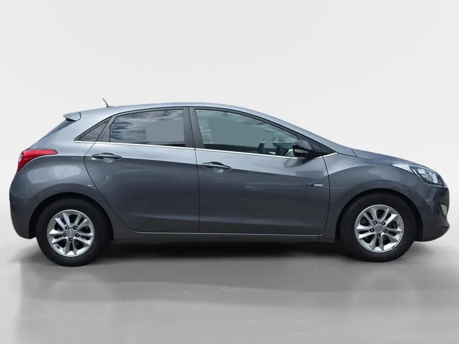 Hyundai i30 1.6 GDI Go! | 1e eigenaar | Volledig onderhouden! | Navigatie | Cruise Control | Achteruitrijcamera | Elektr. ramen | Climate Control | 12 maanden garantie!