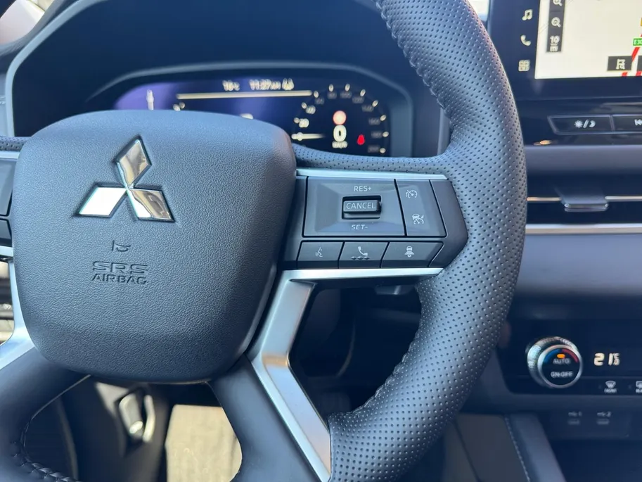 Mitsubishi Outlander 2.4 PHEV Pure | Showroomvoorraad model met 5.000 euro korting bij levering voor 30-6-2026  |Navigatie | Airco/ECC | L.M.Velgen | 8 jaar garantie