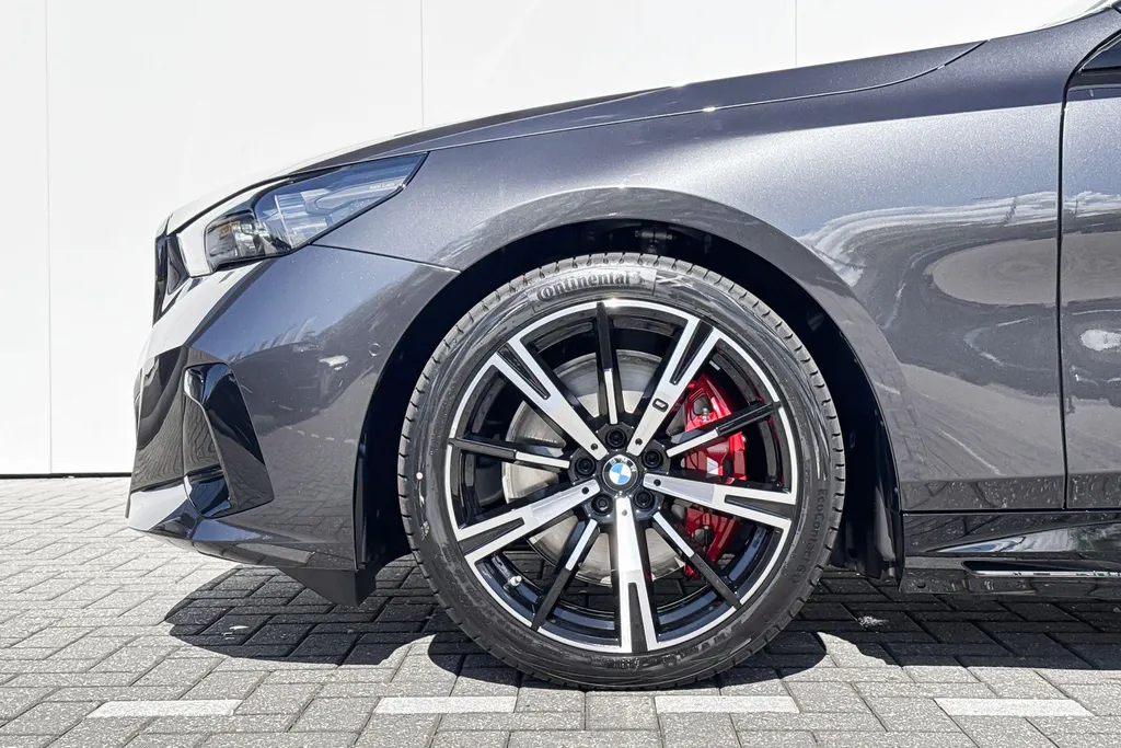 BMW i5 Sedan eDrive40