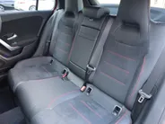 Mercedes-Benz A-Klasse 180 Business Solution AMG l Panorama dak l Keyless l AMG Line l