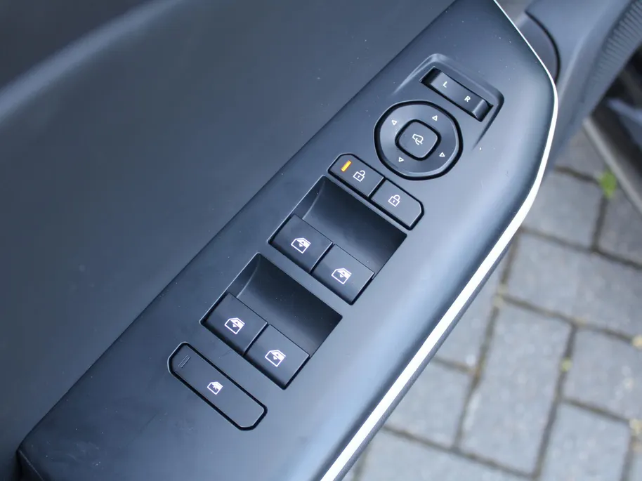 Kia K4 1.0 T-GDi MHEV GT-Line Launch Edition (pano) | Stuur-/stoelverwarming | Camera | LED | 17' LM | Elek. stoel | Draadloze telefoonlader |