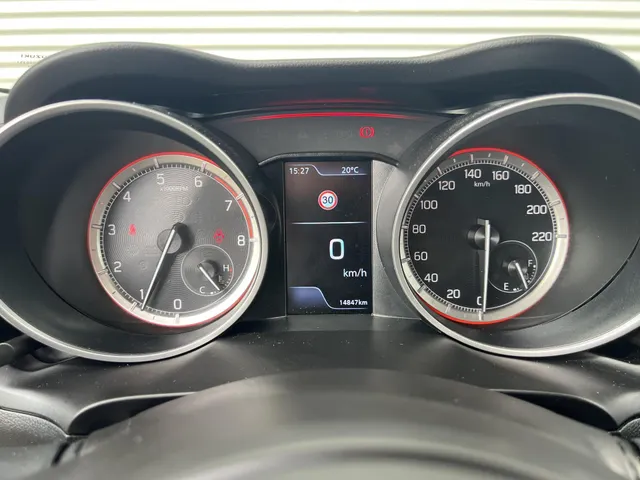 Suzuki Swift 1.2 Style Smart Hybrid | Apple Carplay & Android Auto | Climate Control | Lage Kilometerstand | 16' LM Velgen