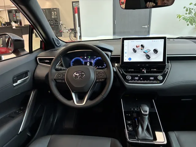 Toyota Corolla Cross Hybrid 180 Executive | Pano | 360 camera | JBL |