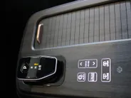 Nissan ARIYA Evolve 66 kWh | 22KW Lader| Afneembare trekhaak| Apple carplpay& Android auto| 360grd Camera| Stoelverwarming en verkoeling| Elektrisch verstelbare stoelen| Luxe bekleding| Dealer onderhouden|