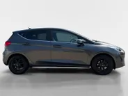 Ford Fiesta 1.0 EcoBoost Titanium | Dealer onderhouden | Winter pack | Parkeersensor achter | Apple carplay & Android auto | Navigatie via carplay | Cruise control | Elektr. inklapbare buitenspiegel | Privacy glas |