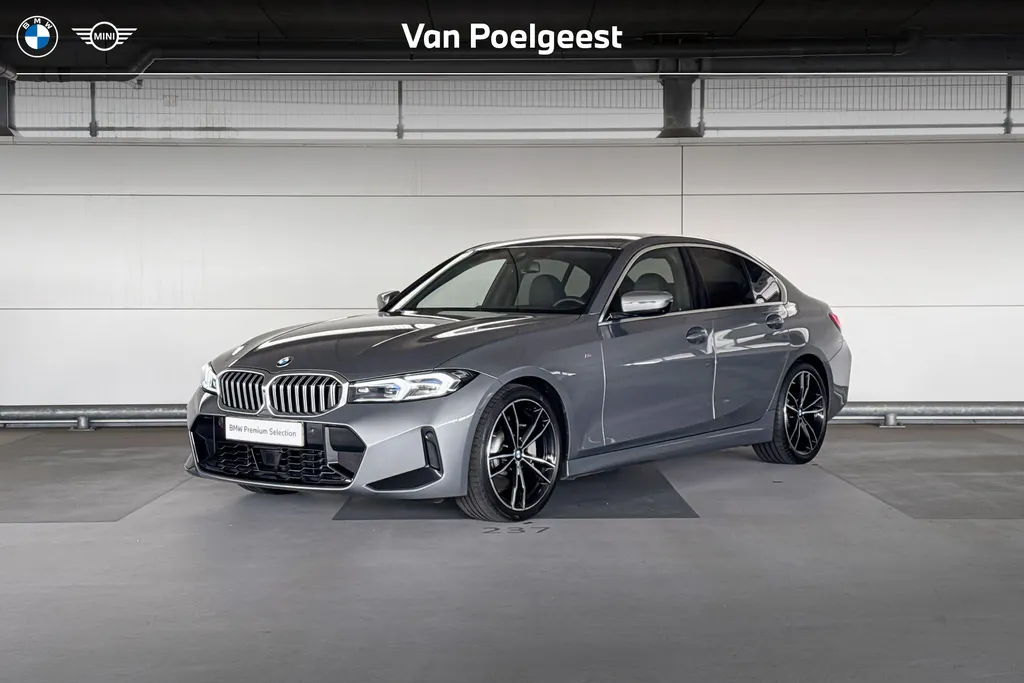 BMW 3 Serie Sedan 330i M-Sport