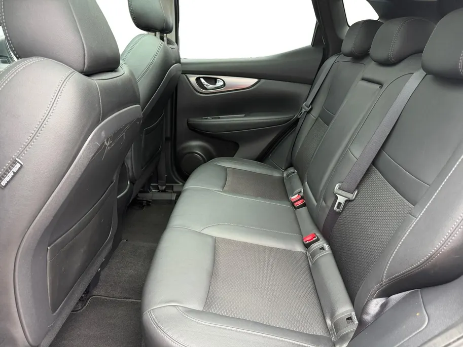 Nissan QASHQAI 1.2 Tekna + | Zeer compleet | Panoramadak | 360 graden camera | Lederen bekleding | BOSE audio | 12 maanden BOVAG garantie |