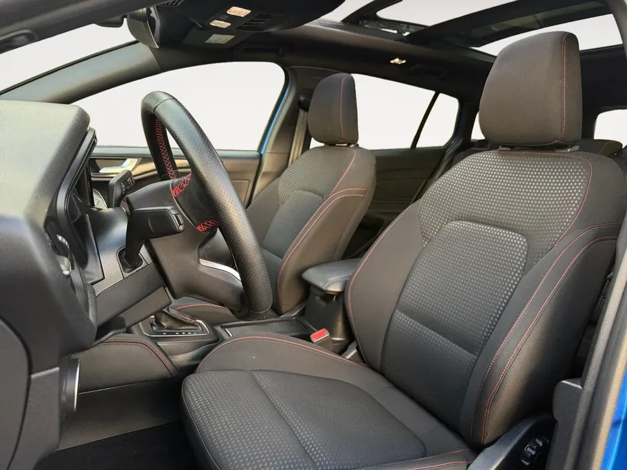 Ford Focus Wagon 1.0 EcoBoost Hybrid ST Line X | Winter Pack | Driver Assistance Pack | Panormadak | Apple Carplay & Android Auto | Navigatiesysteem |