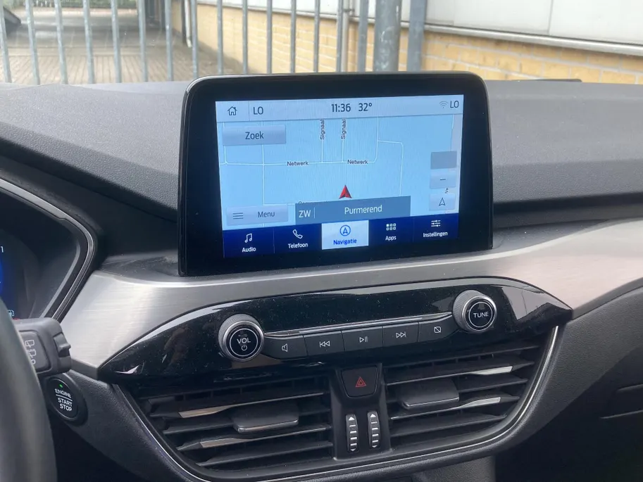Ford Kuga 2.5 PHEV 225 pk Titanium Winter Pack - Draadloos opladen telefoon Origineel NL auto met weinig km.