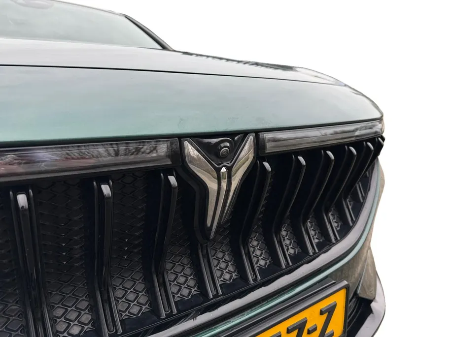 Voyah Free Flagship Edition 4WD 106 kWh | Full Option | 500 km rijbereik | Luchtvering | Stoelkoeling, -verwarming en -massage | Blackline exterieur & interieur |
