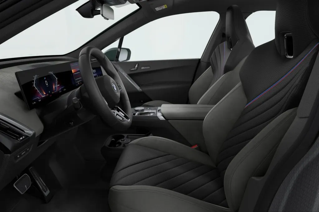 BMW iX xDrive45 101 kWh