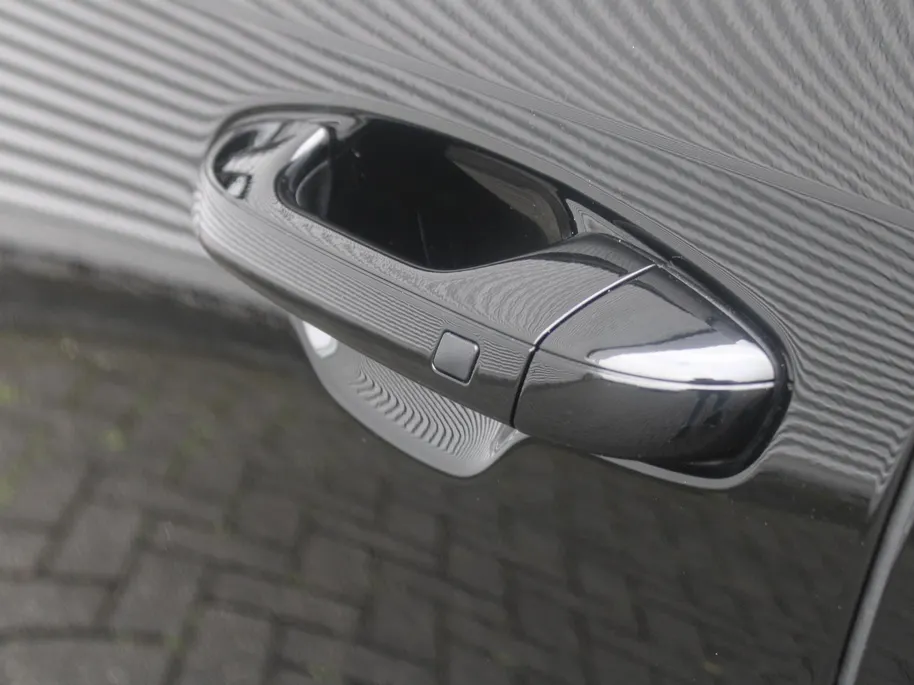 Kia Niro 1.6 GDi Hybrid DynamicPlusLine | Schuif-/kanteldak | Stuur-/stoelverwarming | Cruise adapt. | Camera | HUD | LED | Clima | 16' LM | Navi |