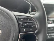 Kia e-Niro ExecutiveLine 64 kWh | SOH 100% | Warmtepomp | Navigatie | Adaptive cruise control | Climate control | Apple Carplay & Android Auto | Achteruitrijcamera | Stoel- stuurverwarming |