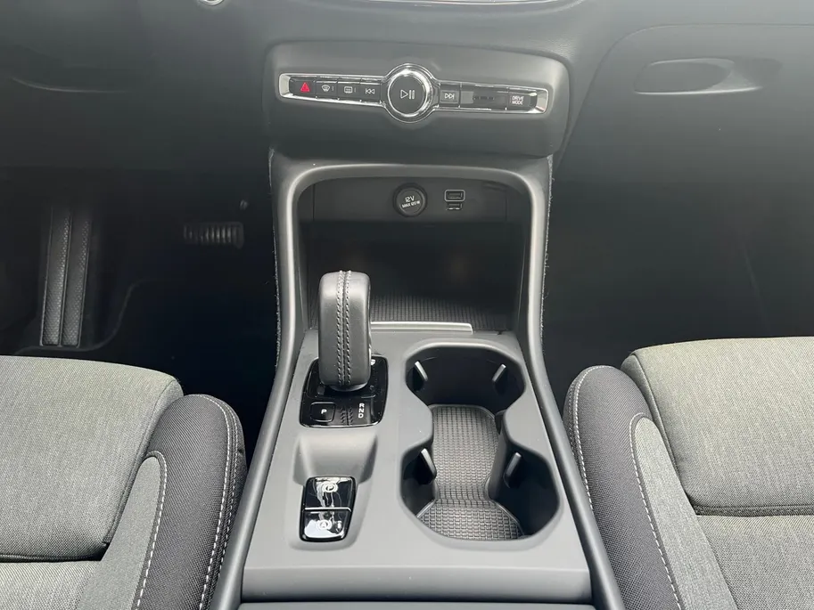 Volvo XC40 1.5 T3 Business Pro | Navigatie | Parkeercamera | Apple Carplay en Android Auto