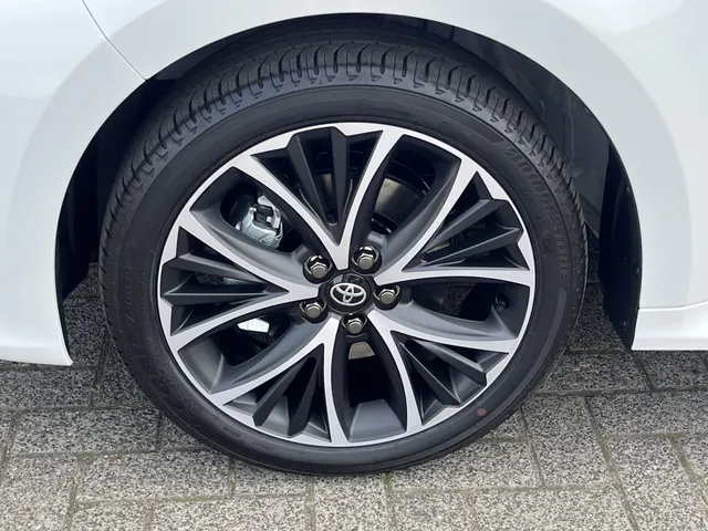 Toyota Yaris 1.5 Hyb. 115 Dynamic | 3500 euro demo korting