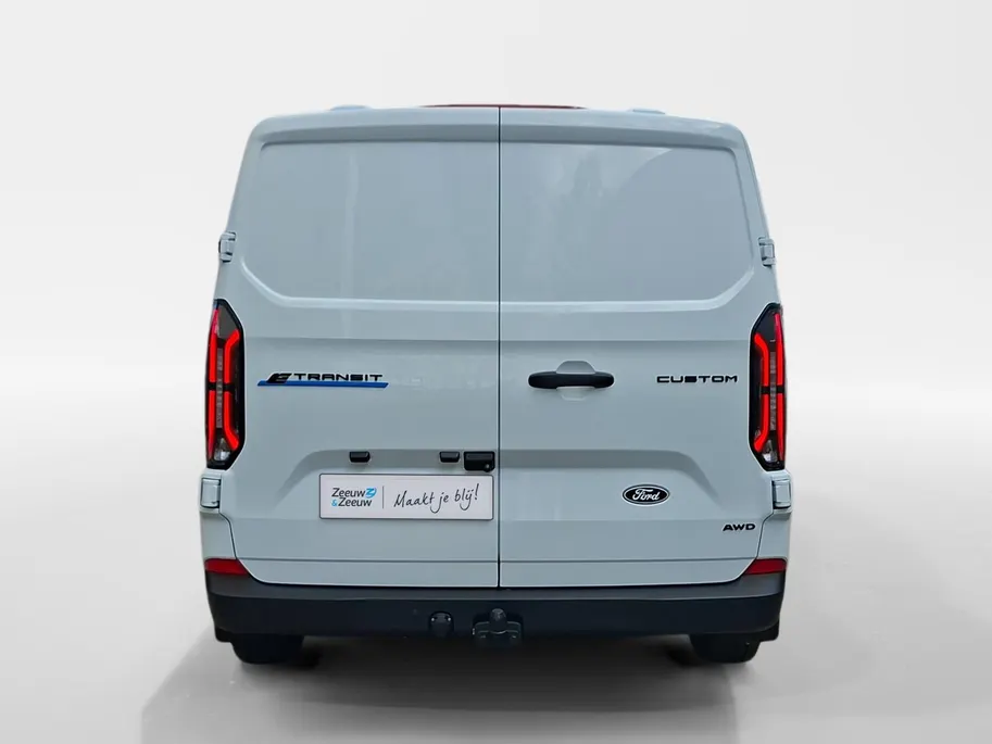 Ford E-Transit Custom 340 L1H1 Trend AWD 71 kWh | Direct leverbaar | 0,99% rente | 3-zits | Trekhaak