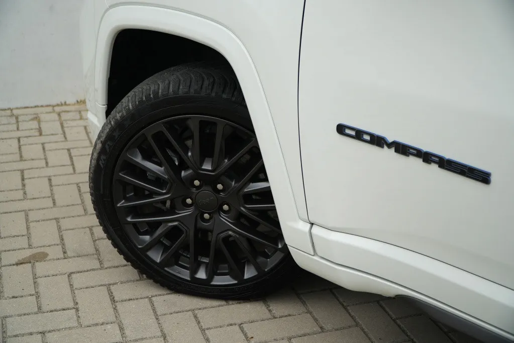 Jeep Compass 4xe 240 PK Hybrid S | Leder | Pano | Navi | Winter | Cam | 19'