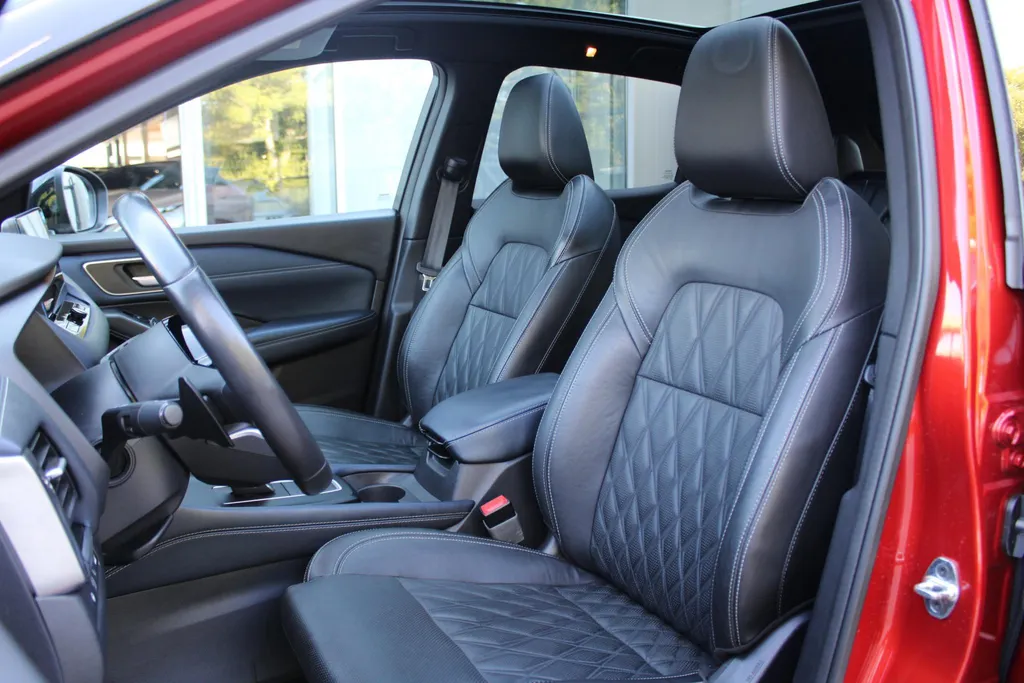 Nissan QASHQAI 1.3 MHEV Xtronic Tekna Plus |Nappa lederen bekleding| Bose audio | Head-up display | Trekhaak | 1800kg trekgewicht | All season banden | Stoelmassage | Stoelgeheugen | Stoel-, voorruit- en stuurverwarming