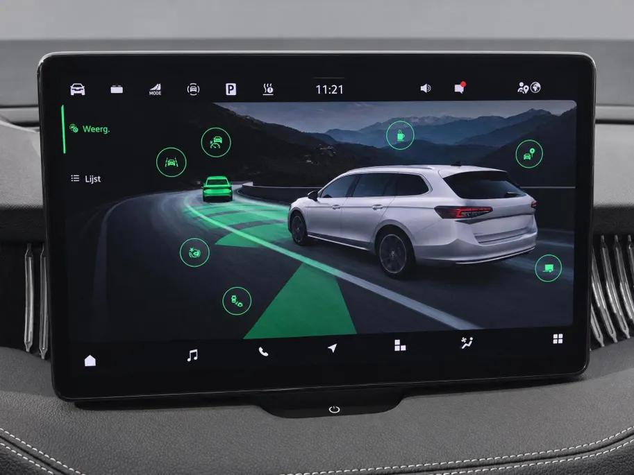 Škoda Superb 1.5TSI 204PK PHEV Laurin & Klement · Panoramadak · Leder · Trekhaak · 360°Camera · Garantie t/m 04-06-2030 of 100000km.
