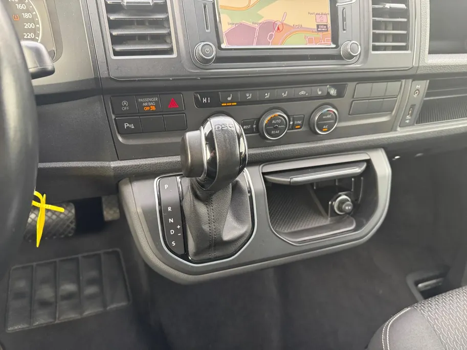 Volkswagen Multivan 150pk automaat | Camper met 4 slaap plaatsen | Volledige keuken | Navigatie | Cruise control Multivan 150pk automaat | Camper met 4 slaap plaatsen | Volledige keuken | Navigatie | Cruise control