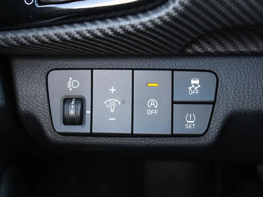 Kia Stonic 1.0 T-GDi MHEV GT-Line | Trekhaak | Stuur-/stoelverwarming | Camera | Clima | Cruise | 17" LM | Navi | Apple Carplay/Android Auto |