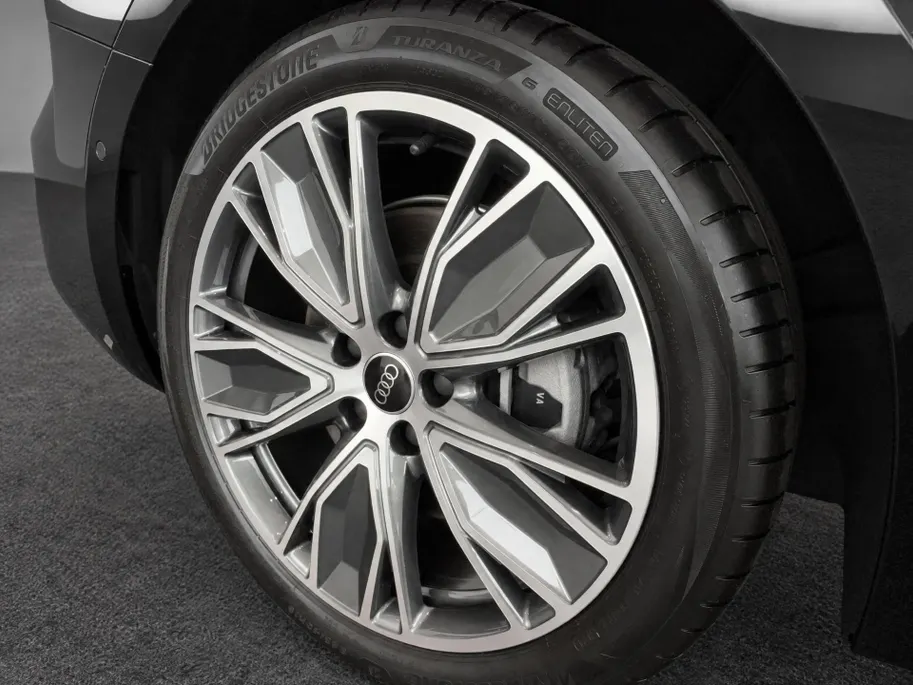 Audi A5 e-hybrid quattro S edition 299 PK · Premium pakket · Trekhaak elek. wegklapbaar · Exterieurpakket zwart