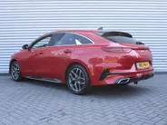 Kia ProCeed 1.4 T-GDI GT-Line | Trekhaak | Stuur-/stoelverwarming | Schuifdak | Camera | Cruise | Navi | 17" LM | Clima | LED |