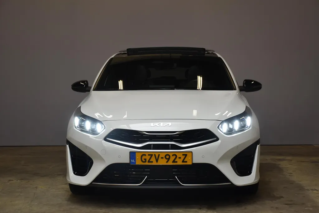 Kia ProCeed 1.5 T-GDi 140pk DCT7 GT-PlusLine PANO DAK