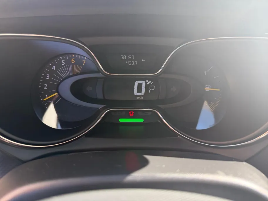 Renault Captur 1.2 TCe Dynamique | Automaat | Trekhaak | Onderhoudshistorie | Parkeersensoren | Bluetooth | Navigatie | Cruise & Climate Control | 12 Maanden BOVAG Garantie