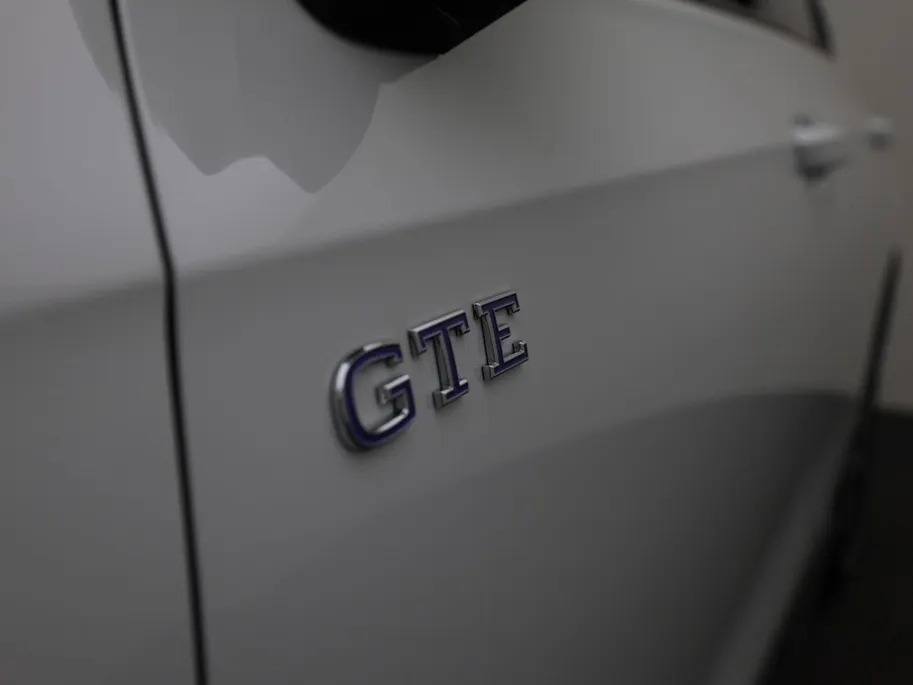 Volkswagen Golf GTE 1.5eHybrid 272PK GTE · Navigatie · Apple/Android Car Play · Camera + Parkeersensoren · Garantie t/m 18-03-2030 of 100000km