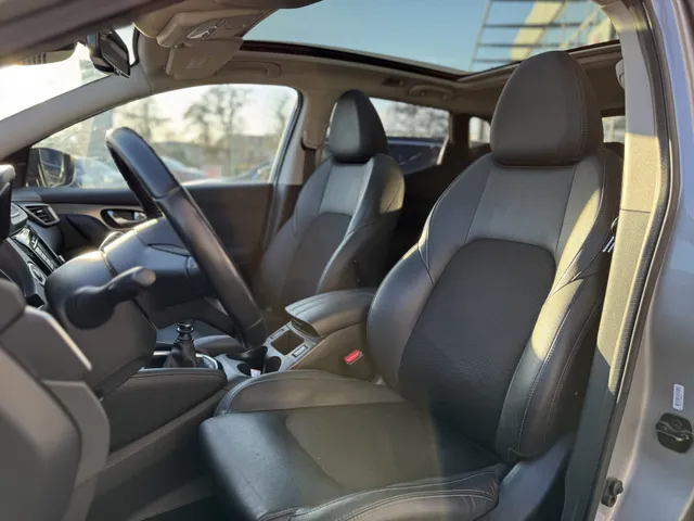 Nissan QASHQAI 1.3 DIG-T Tekna Panoramadak. Trekhaak afneembaar (1.300kg)