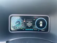 Hyundai Kona 1.6 GDI HEV Fashion Sky | Navigatie| Lichtmetalen velgen| Parkeersensoren| Schuif- kanteldak| Climate Controle| Adaptieve Cruise Controle| Dode hoeksensor|