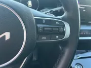 Kia Sportage 1.6 T-GDi MHEV GT-Line | 1510 kg trekgewicht | Glazen schuif-/kanteldak | Elektrisch verstelbare stoelen | Dodehoekassistentie | Stoel- en stuurverwarming | Achteruitrijcamera | Parkeersensoren voor- en achter | Apple/Android Carplay
