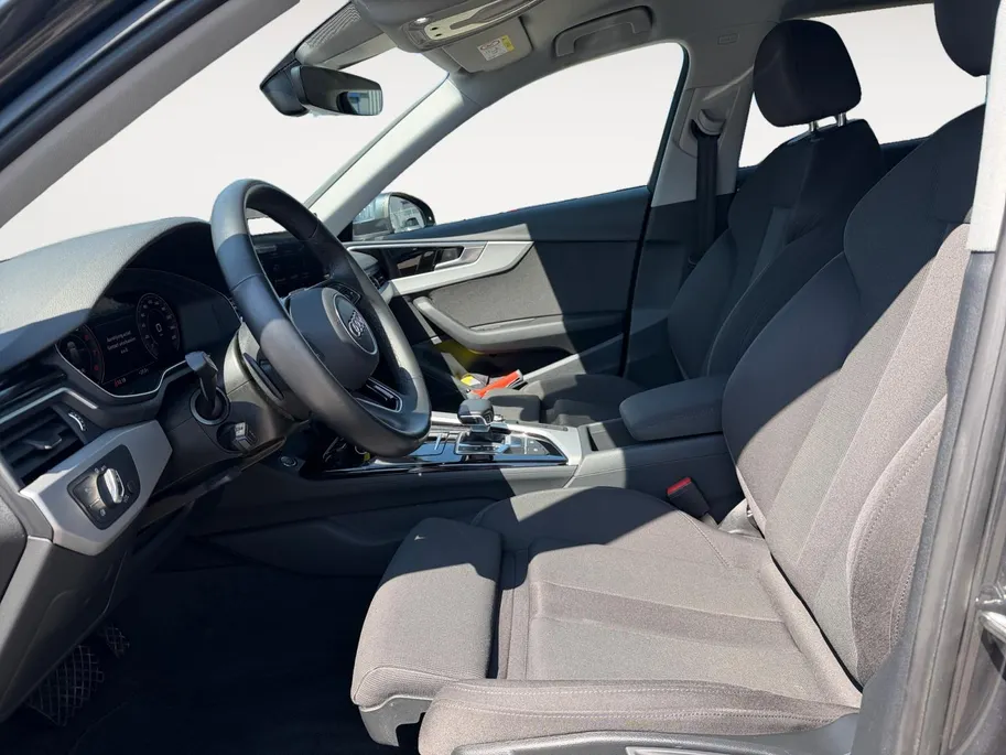 Audi A4 Avant 35 TFSI Advanced Edition | NL auto | Automaat | Parkeersensoren voor en achter | 18' lichtmetalen velgen | Elektr. achterklep | Navigatie  | Bovag garantie |