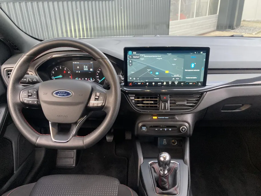 Ford Focus 1.0 EcoBoost Hybrid 125 pk ST Line Wagon SYNC4  Groot Navigatie touchscreen -Winter Pack-Parkeersensoren voor en achter