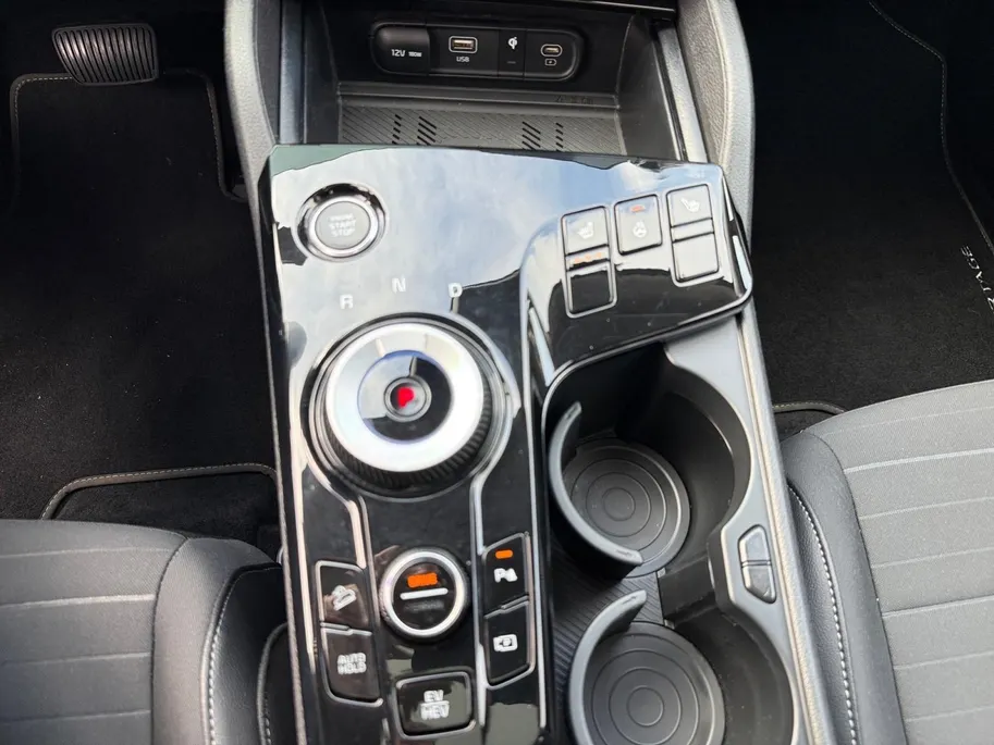 Kia Sportage 1.6 T-GDi PHEV luxury Edition 360 | NAVI | 360 CAMERA | DODEHOEKCAMERA | PAN. DAK | STUUR & STOELVERWARMING | ETC...