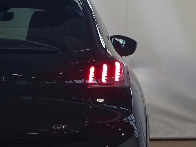 Peugeot e-208 EV GT 50 kWh