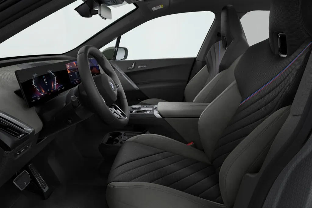 BMW iX xDrive45 101 kWh