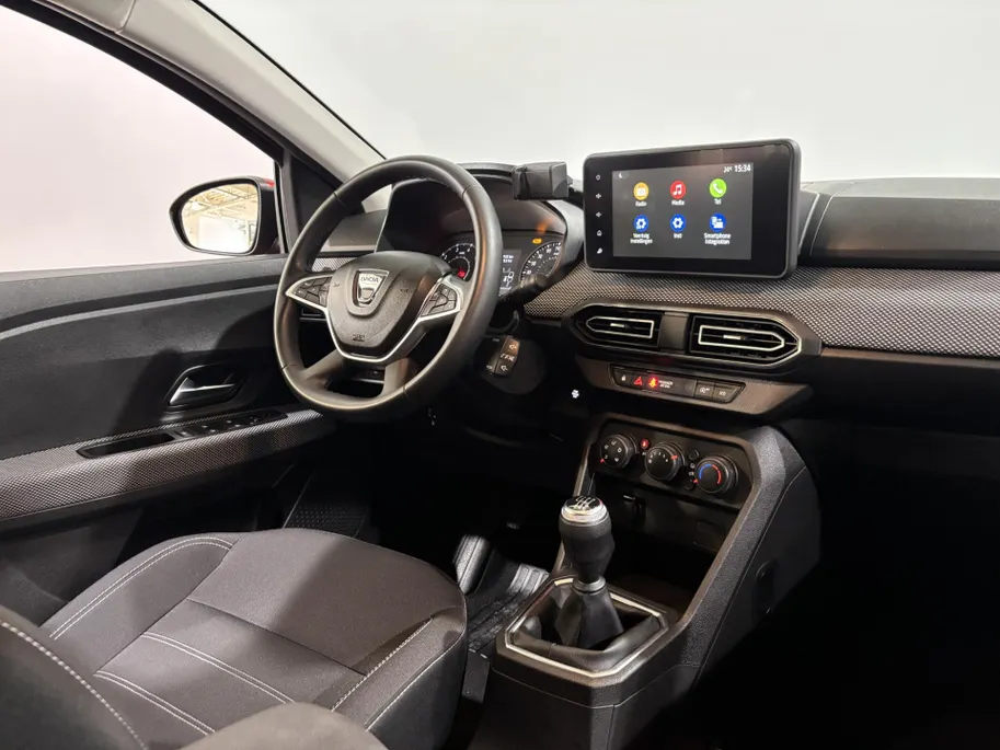 Dacia Sandero 100PK TCe Bi-Fuel Essential | 1e eigenaar | Trekhaak | Airco | Bluetooth | Parkeersensoren | Cruise Control | LED Koplampen | Camera | Lichtmetalen Velgen |