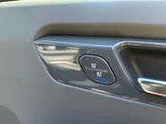 Kia EV9 GT-line AWD 99,8 kwh 7 zits | 385 PK | Geventileerde/verwarmde stoelen | Wireless Carplay & Android auto | 2.500 kg trekgewicht | Meridian | Fabrieksgarantie t/m 19-6-2033 +3x 1 jaar*  | NAP