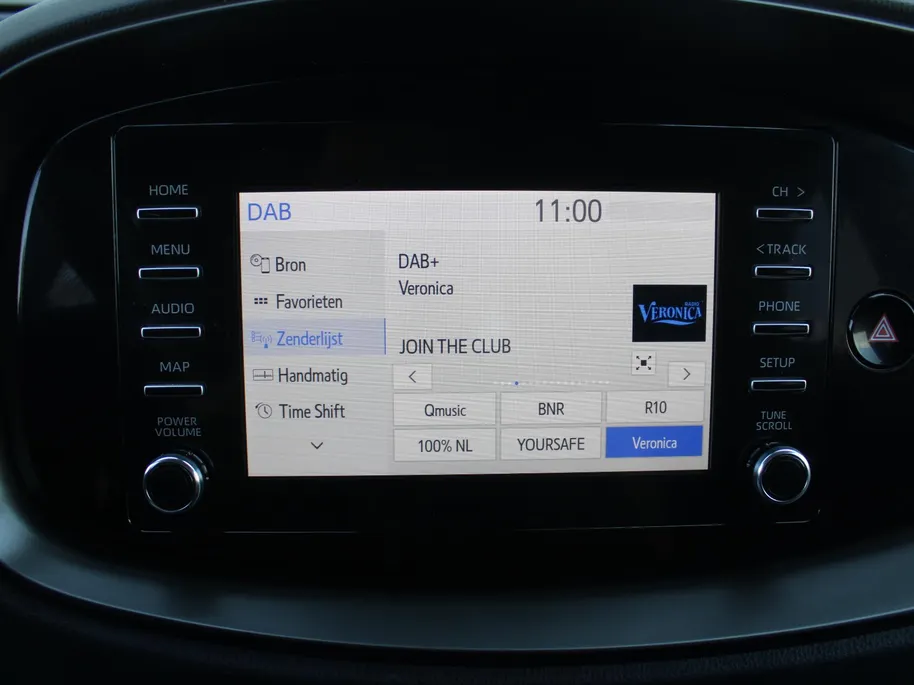 Toyota Aygo X 1.0 VVT-i S-CVT first | Camera | Android Auto/Apple Carplay | Cruise | Clima | Automaat | 17' LM |
