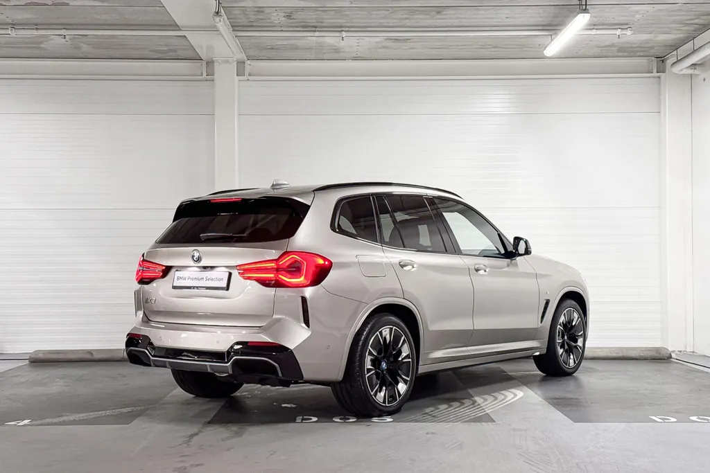 BMW iX3 High Executive