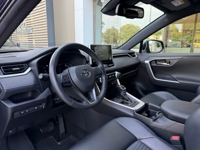 Toyota RAV4 2.5 Hybrid Bi-Tone | Stoel & stuurverwarming | Leder