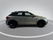 Volkswagen T-Roc 1.5TSI/150PK DSG R-line · Panoramadak  · Camera · Apple/Android Car Play · Navigatie