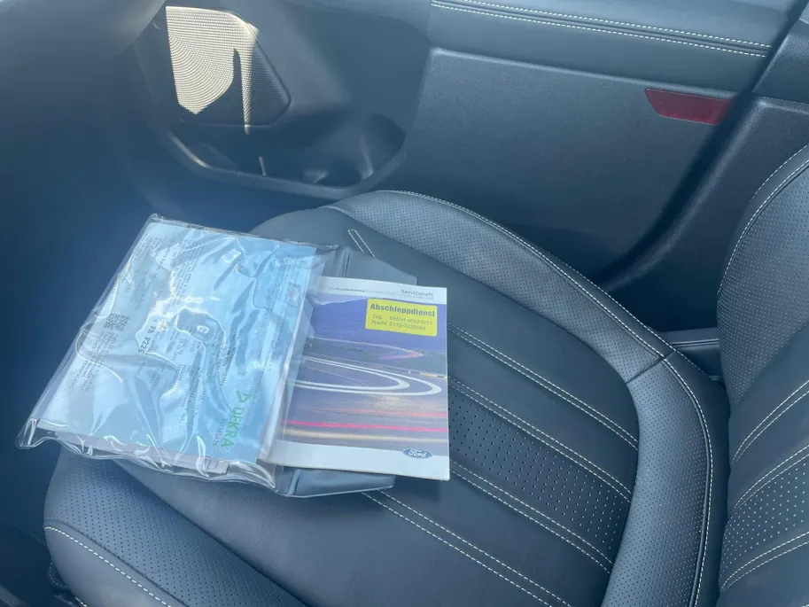 Ford Kuga 2.5 PHEV Vignale | Bliss | Camera voor en achter | Trekhaak (wegklapbaar)| winterpack | 12 maanden Bovag garantie|